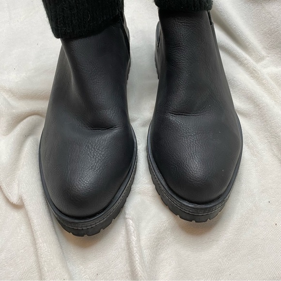 Life Stride Women's Simone Black Leather Almond Toe Booties - Picture 6 of 11